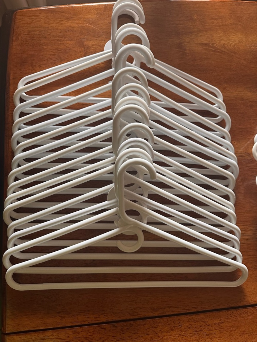 Super sturdy White Plastic Clothes Hanger 15ct